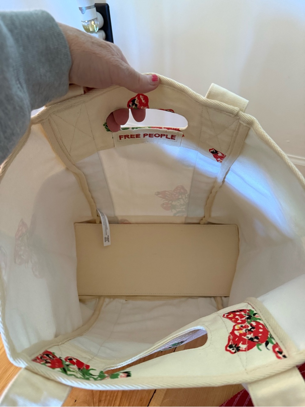 Free People | Printed Caravan Tote | Strawberry | Large Tote Bag - Picture 10 of 12